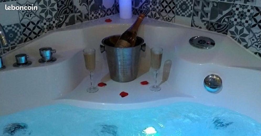 Ecrin D' Amour Suite Romantique Avec Jacuzzi Castels エクステリア 写真