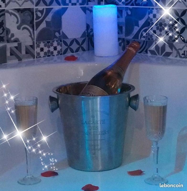 Ecrin D' Amour Suite Romantique Avec Jacuzzi Castels エクステリア 写真
